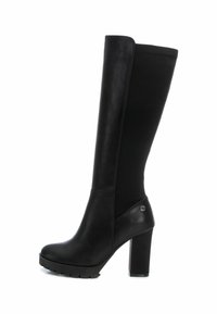 Botas de cuero y tela negras hasta la rodilla, con un tacón alto grueso y suela de goma texturizada. Acabado elegante y suave con un logo destacado.