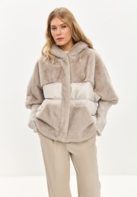 Cesare Gaspari Giacca invernale - ivory