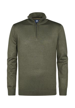 Maglione a collo alto di colore verde oliva, con zip frontale a metà e polsini e orlo a coste. Realizzato in morbido tessuto a maglia con una texture liscia.