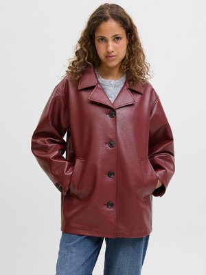 JXJACKIE MID JACKET - Imitert skinnjakke - cabernet