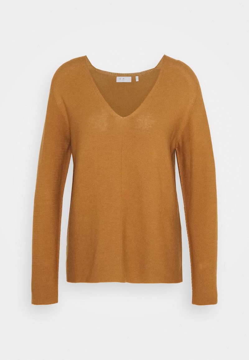 Pull fin léger à manches longues, couleur brun chameau, col en V avec une couture centrale discrète à l'avant.