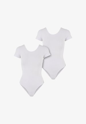 Twee witte korte mouw bodysuits van zacht katoen, met een ronde halslijn en een nauwsluitend ontwerp met drukknoopsluiting.