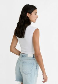 Stradivarius STUDDED WITH SLEEVES - Top - white