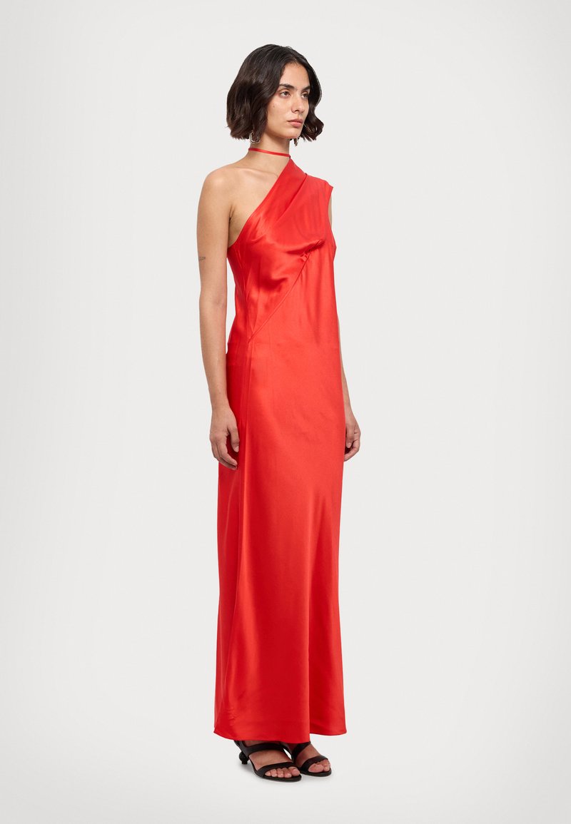 Materiel - SHOULDER SCARF MAXI DRESS - Vestido de cóctel - red, Ampliar