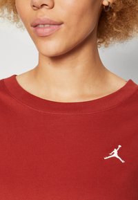 Jordan TEE  - Lihtne T-särk - dune red