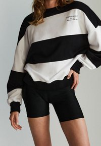 Next Felpa - black