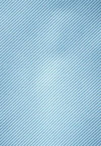 Ljust blått strukturerat tyg med diagonala linjer som skapar ett subtilt mönster. Slät yta med en något glänsande finish.