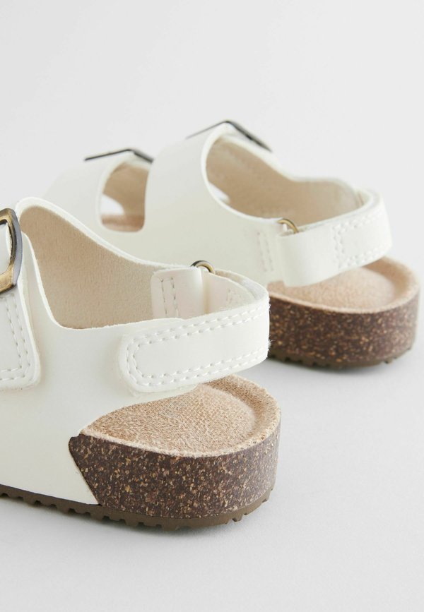 STANDARD FIT – Lauflernschuh