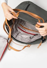 Aunts & Uncles TAKAMATSU - Handbag - gravity grey