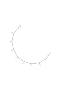 Pulsera de cadena de plata con cinco pequeños charms y perlas. Diseño ligero con un cierre de muelle y longitud ajustable.