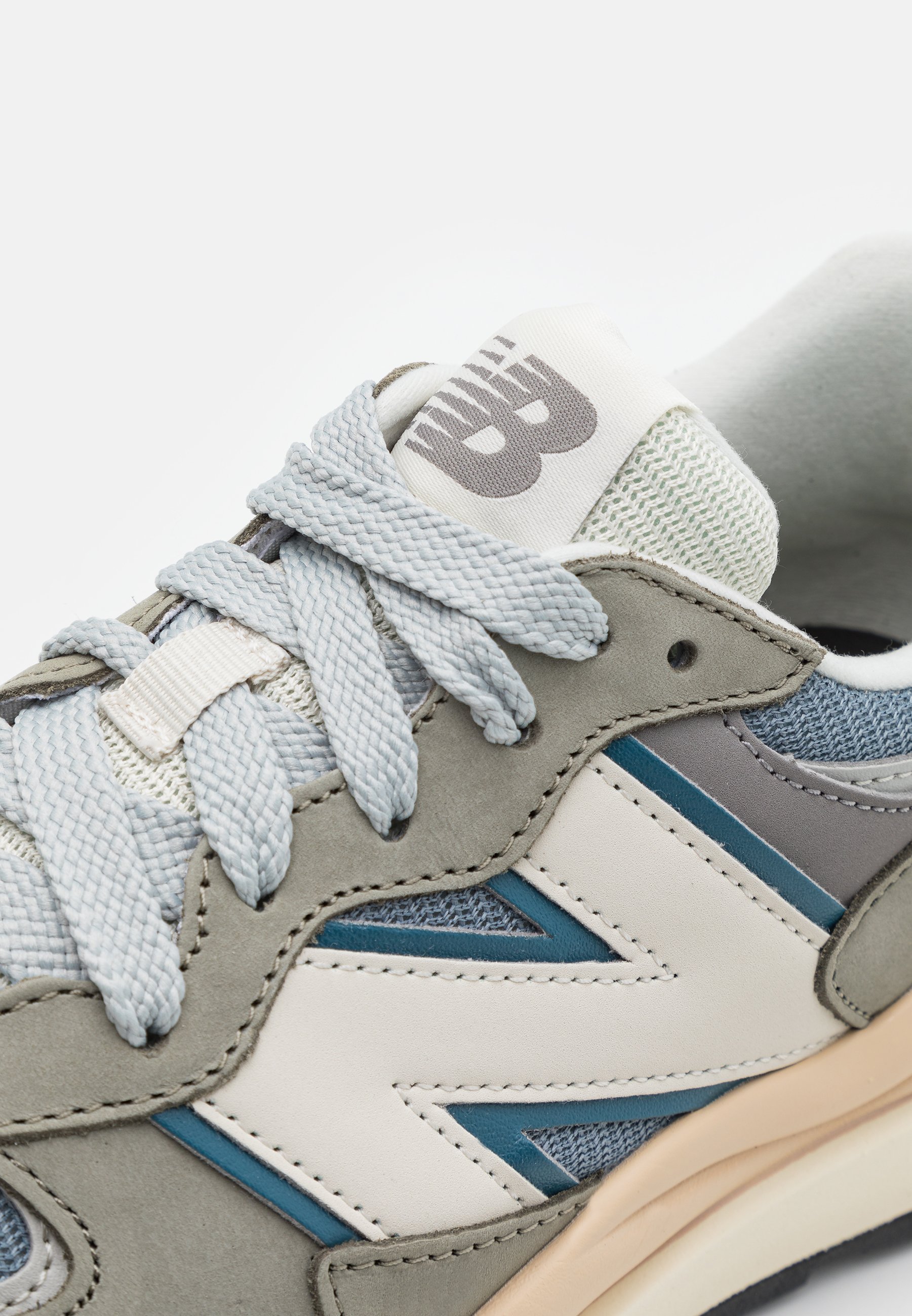 m5740 grey