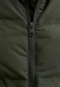 Jack & Jones JJESOHO BODYWARMER COLLAR - Vest - rosin