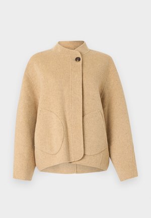 Chaqueta beige de mezcla de lana con cuello redondo, cierre de un solo botón, dos grandes bolsillos delanteros y diseño de ajuste holgado.