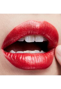 MAC CREMESHEEN LIPSTICK jasnoczerwony