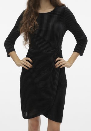 Vero Moda Robe de jour - black