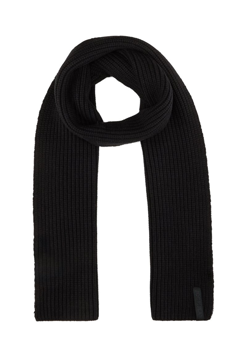 Zwarte geribbelde gebreide sjaal met een zacht textuur en een subtiele logo-label aan één uiteinde, ontworpen voor warmte en comfort in koudere weersomstandigheden.