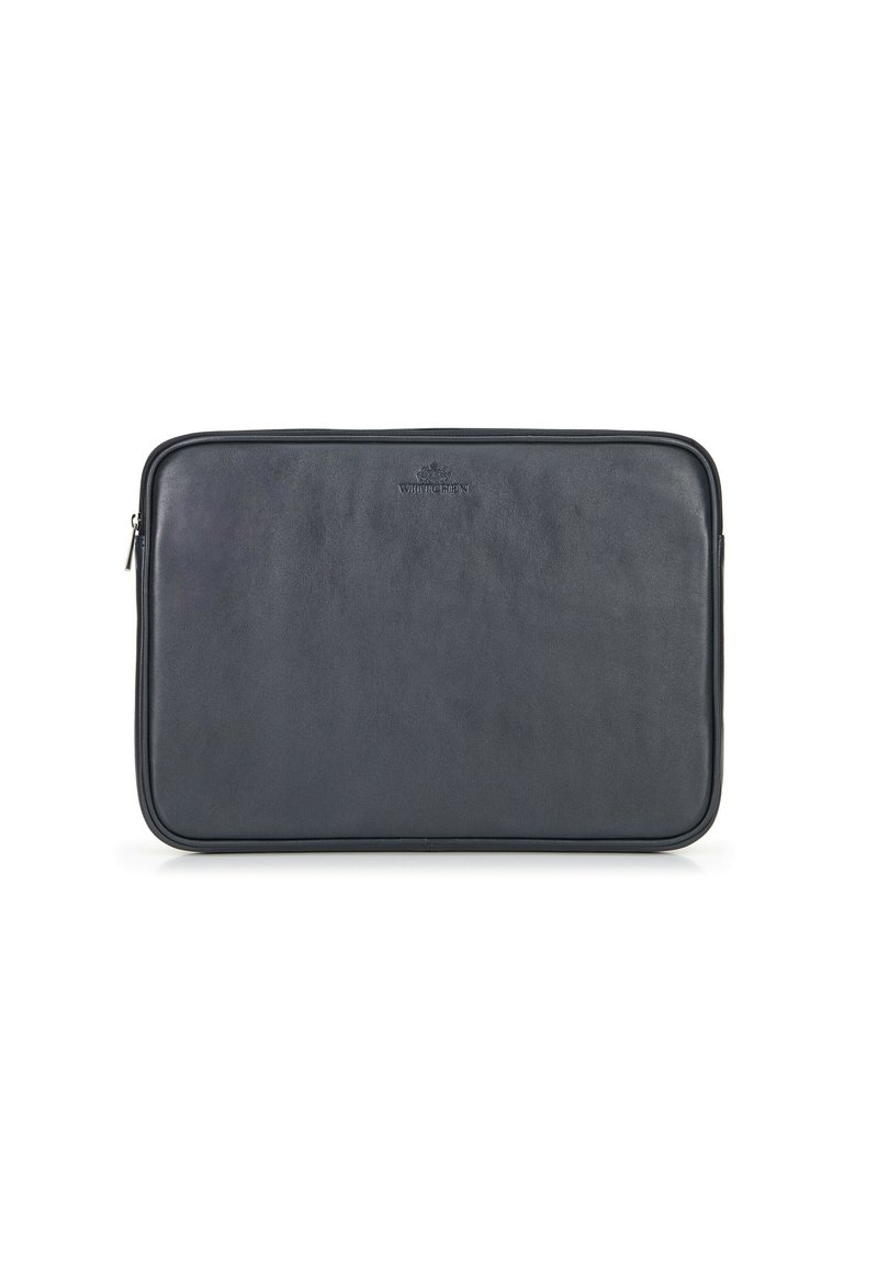 Custodia per laptop in pelle nera con una texture liscia, forma rettangolare e chiusura con zip, che presenta un logo sottile in rilievo sulla parte anteriore.
