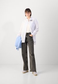 Scotch & Soda GIRLFRIEND SHIRT - Camicia - bright white/faded denim