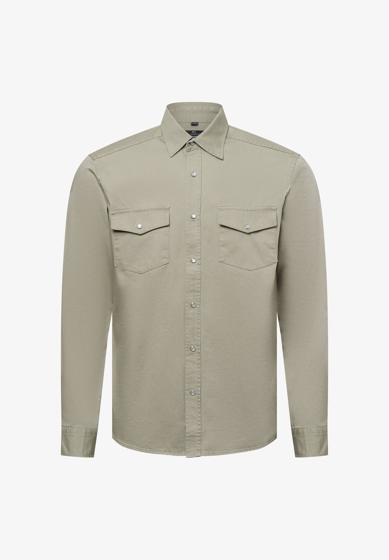 Beige Langarmhemd mit spitzem Kragen, Druckknöpfen auf der Vorderseite und zwei aufgesetzten Brusttaschen mit Druckknopfverschlüssen.