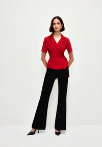 adL SHORT SLEEVE FRONT TIE - Bluse - red