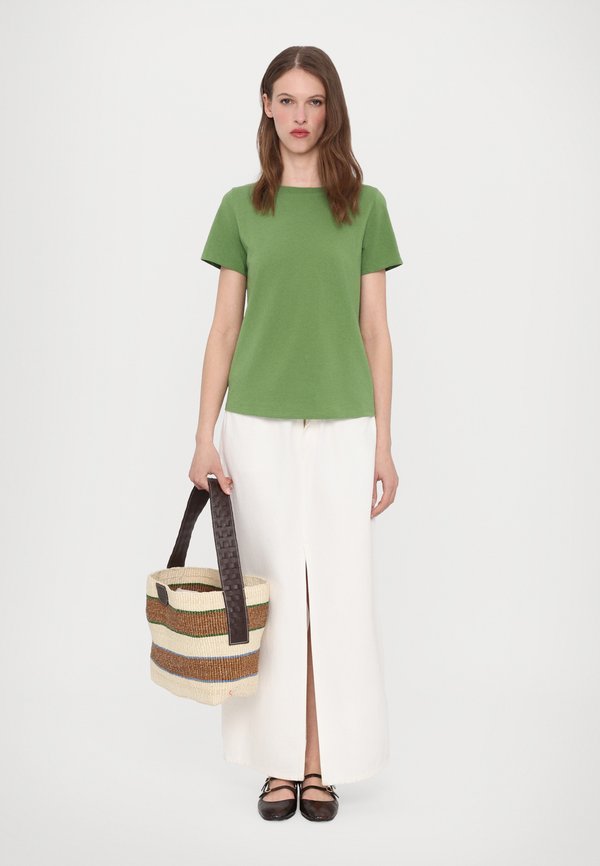 MULTIF - Basic T-shirt3