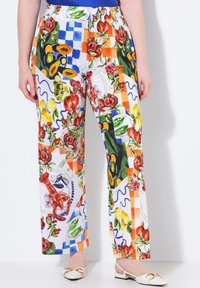 Patroon, lichte, elastische taillebroek met een kleurrijk ontwerp van fruit en bloemen op een witte achtergrond, met een relaxte pasvorm en rechte pijpen.