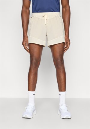 STRIDE - Krótkie spodenki sportowe