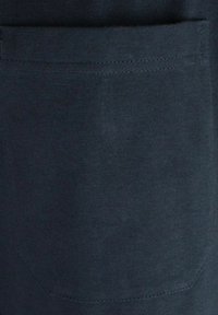 Götzburg SET - Pyjama set - navy   fein geringelt