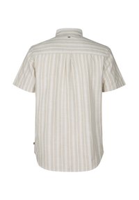 Camisa de manga corta en beige claro con rayas verticales blancas, que presenta un cuello de solapa y un pliegue en la parte posterior para mayor movimiento.