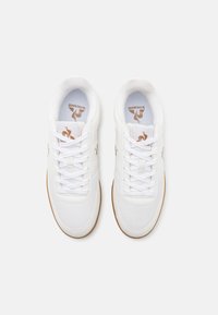 le coq sportif DERBY_1 optical white/gum/blanco Zalando