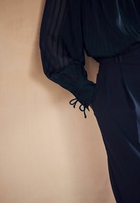 Next SHEER PINTUCK PLEATED REGULAR FIT - Blúz - navy