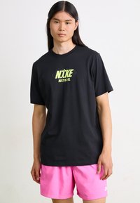 Nike Sportswear CLUB FLOW - Šortai - playful pink/(white)