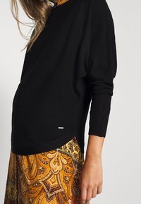 More & More Strickpullover - dark green