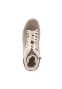 Taupe suède winterboot met witte bontvoering, witte veters en een zijrits, weergegeven vanuit bovenaanzicht op een witte achtergrond.