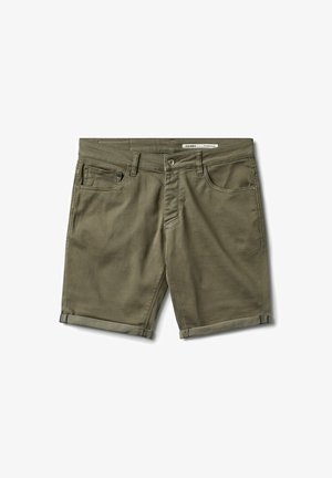 Oliivroheline lühike püks, mis on valmistatud twill-kangast, viie tasku disainiga, keeratud äärtega ja ees nupuga kinnitusega.