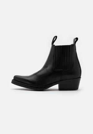 Botines camperos - black