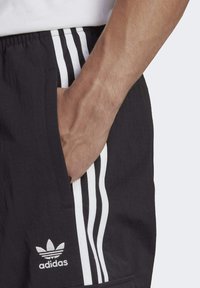 adidas Originals Pantalon cargo - black