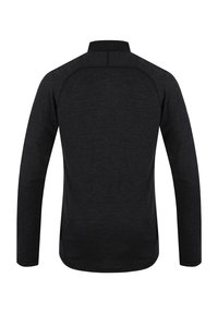 Černá dlouhá rukávová košile s vysokým límcem, vyrobená z texturované látky. Obsahuje raglánové rukávy a zakřivený lem.