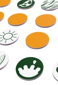 Set von runden Untersetzern in Orange und Weiß. Die orangenen Untersetzer sind einfarbig, während die weißen einfache grüne Designs aufweisen, darunter eine Sonne und ein Blatt.