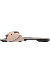 Rózsaszín velúr slip-on szandálok, masni részlettel a vamp-on, fekete lapos talprésszel és textúrázott bélésbéléssel.