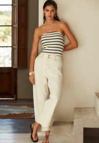 Next Vaqueros a campana - ecru white