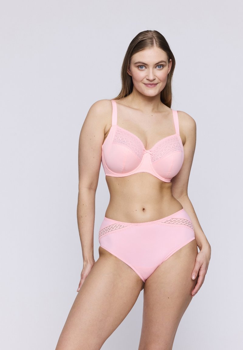 Rosa bh och hög midjeunderkläder i en set med en slät yta, spetsdetaljer och justerbara band. Inga mönster eller tryck synliga.