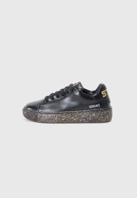 Seleccionado, black