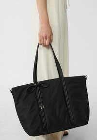 Stradivarius WITH BOW - Veľká kabelka - black
