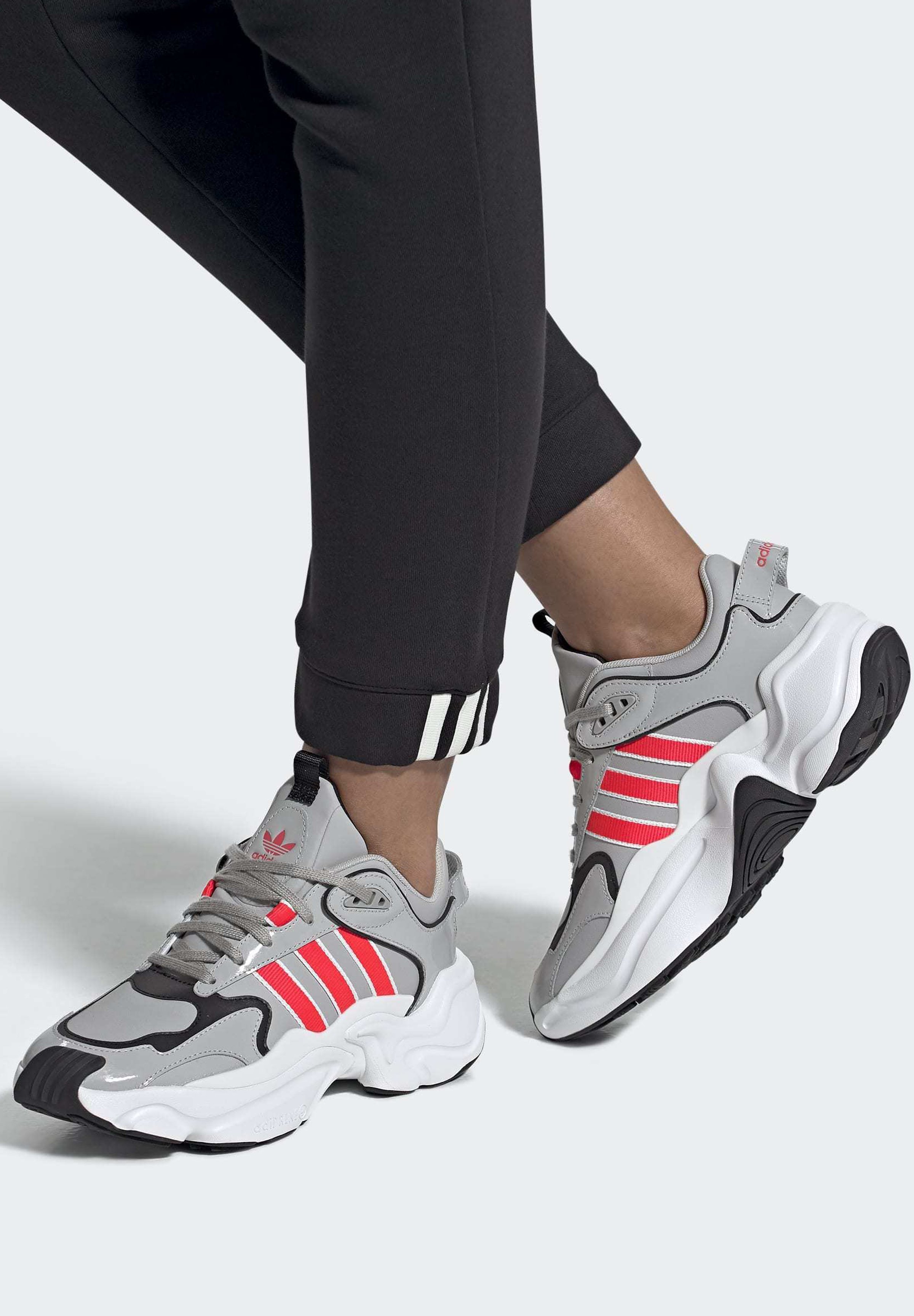 adidas Originals MAGMUR RUNNER SHOES - Sneakers laag - grey/Grijs - Zalando .nl