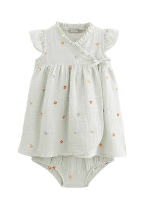 Robe pour bébé vert clair, brodée de fleurs, avec un design croisé, des manches volantes et un body intégré en dessous. Tissu doux et texturé.