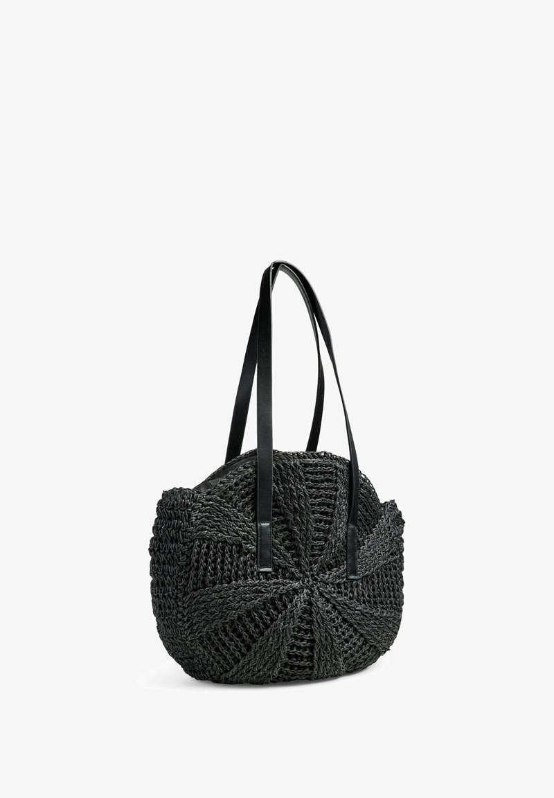 Borsa a spalla nera intrecciata con un design circolare, realizzata in un materiale testurizzato simile alla paglia e dotata di due manici in pelle liscia.