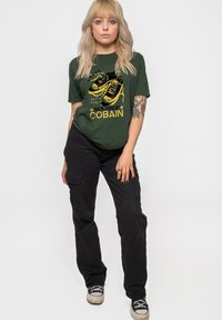 Paradiso Clothing KURT COBAIN SHOES LOGO - Print T-shirt - green