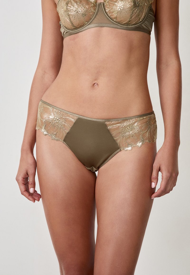 Set di lingerie verde oliva con una cintura in pizzo ricamato trasparente con motivi floreali e tessuto liscio per il massimo comfort.