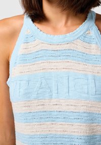 Wrangler Top - blue